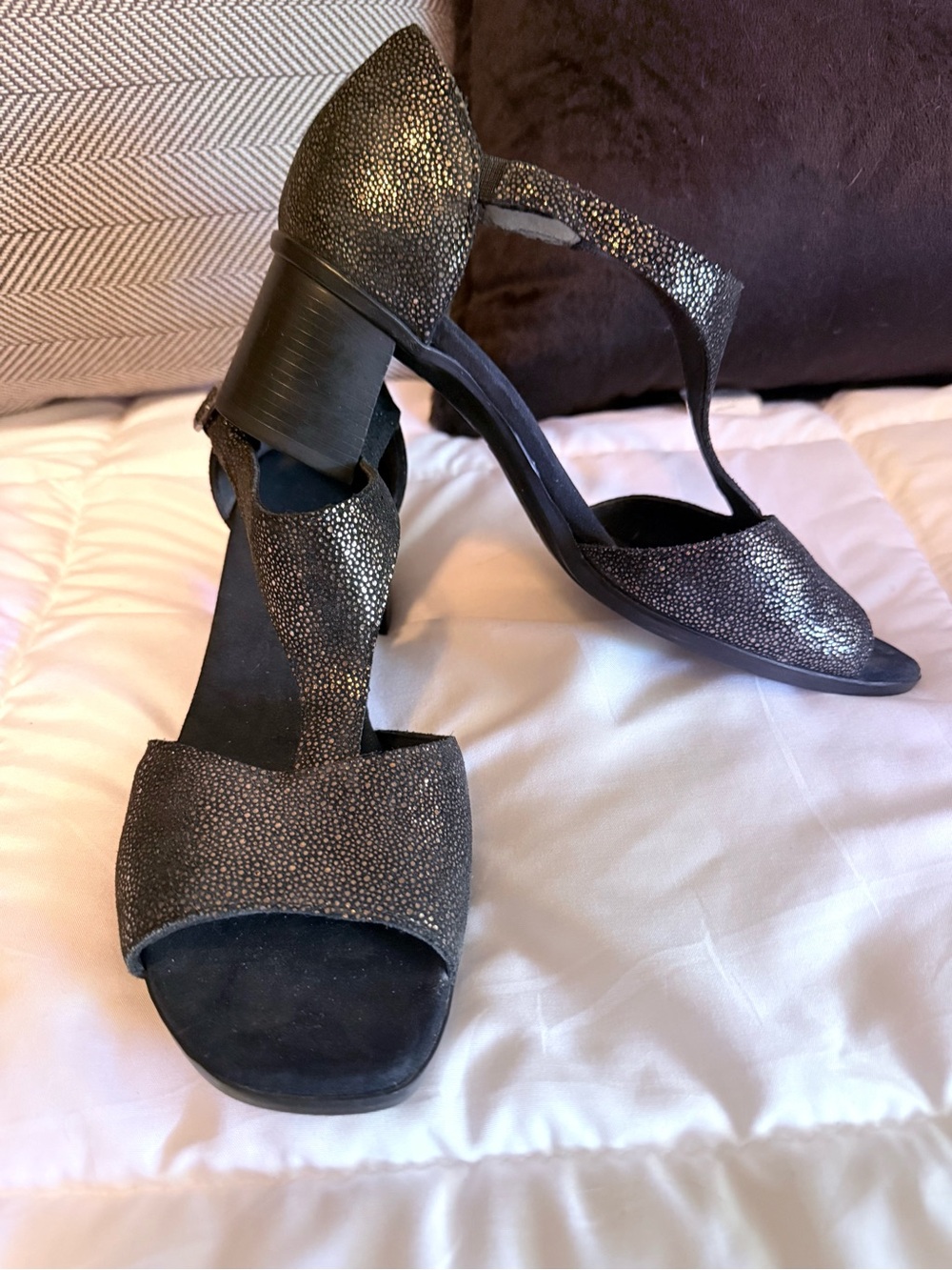 Munro Black and Gold Speckle T-Strap Block Heel Sandals